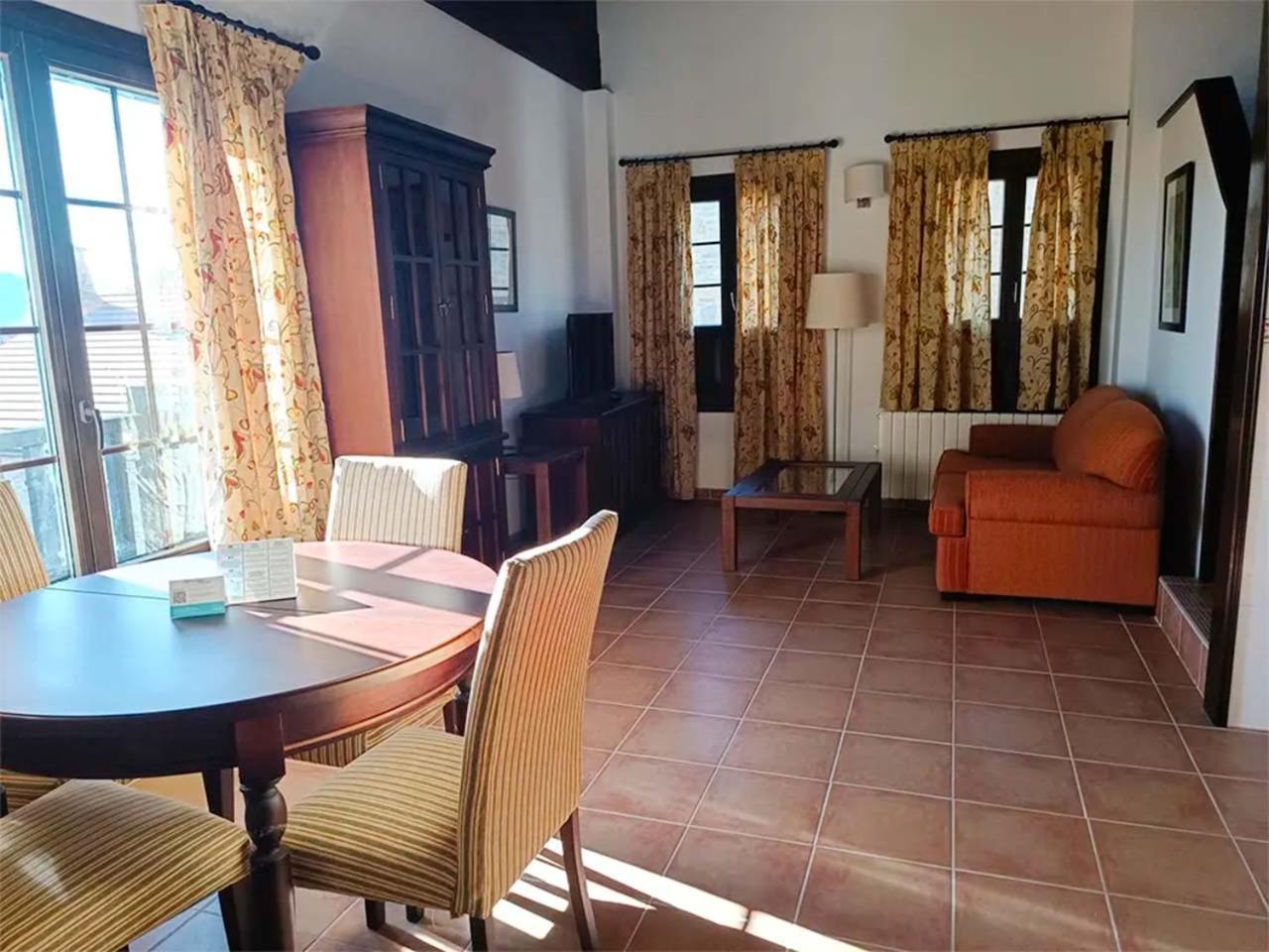 Apartamentos Jaca Mirador De Badaguas 3000 Eksteriør bilde